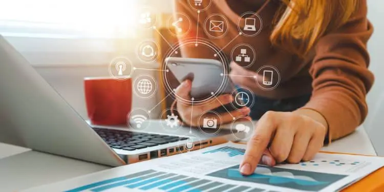 Social Media Marketing and You: How You Can Use Your Platform to Grow Your Business Quickly and Easily