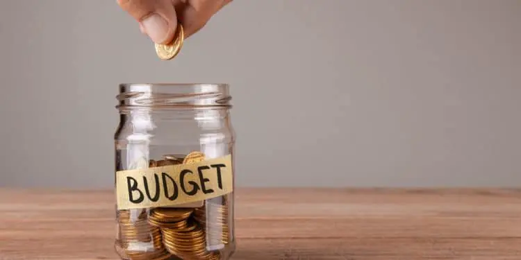How to Budget: Your Super Simple Beginners’ Guide To Saving and Spending Wisely