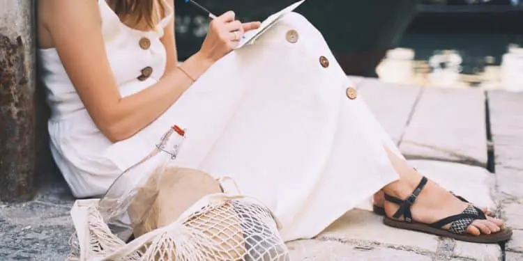 Minimalist Travel: What Is It and How Do You Do It?