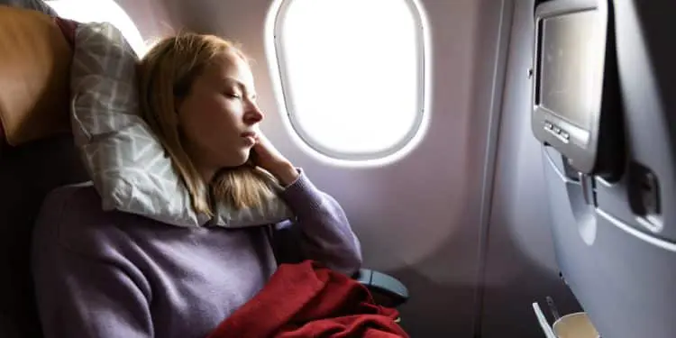 How to Survive A Long Flight: 7 Awesome Tips