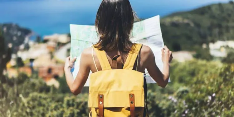 Travel Light – How to Ditch the Luggage and Travel With Freedom This Year