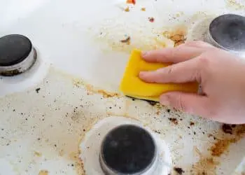 Effortlessly Clean Your Gas Burners with Simple Household Ingredients: A Step-by-Step Guide