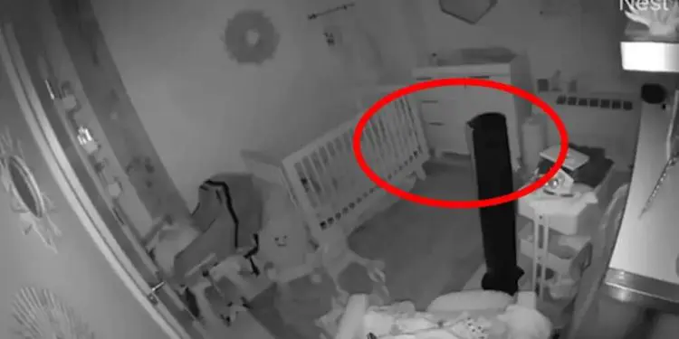 Mother Hears Strange Sound on Baby Camera – Then She Sees Something Incredible
