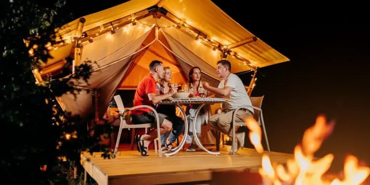 Camping vs Glamping: Which Outdoor Adventure is Right for You?